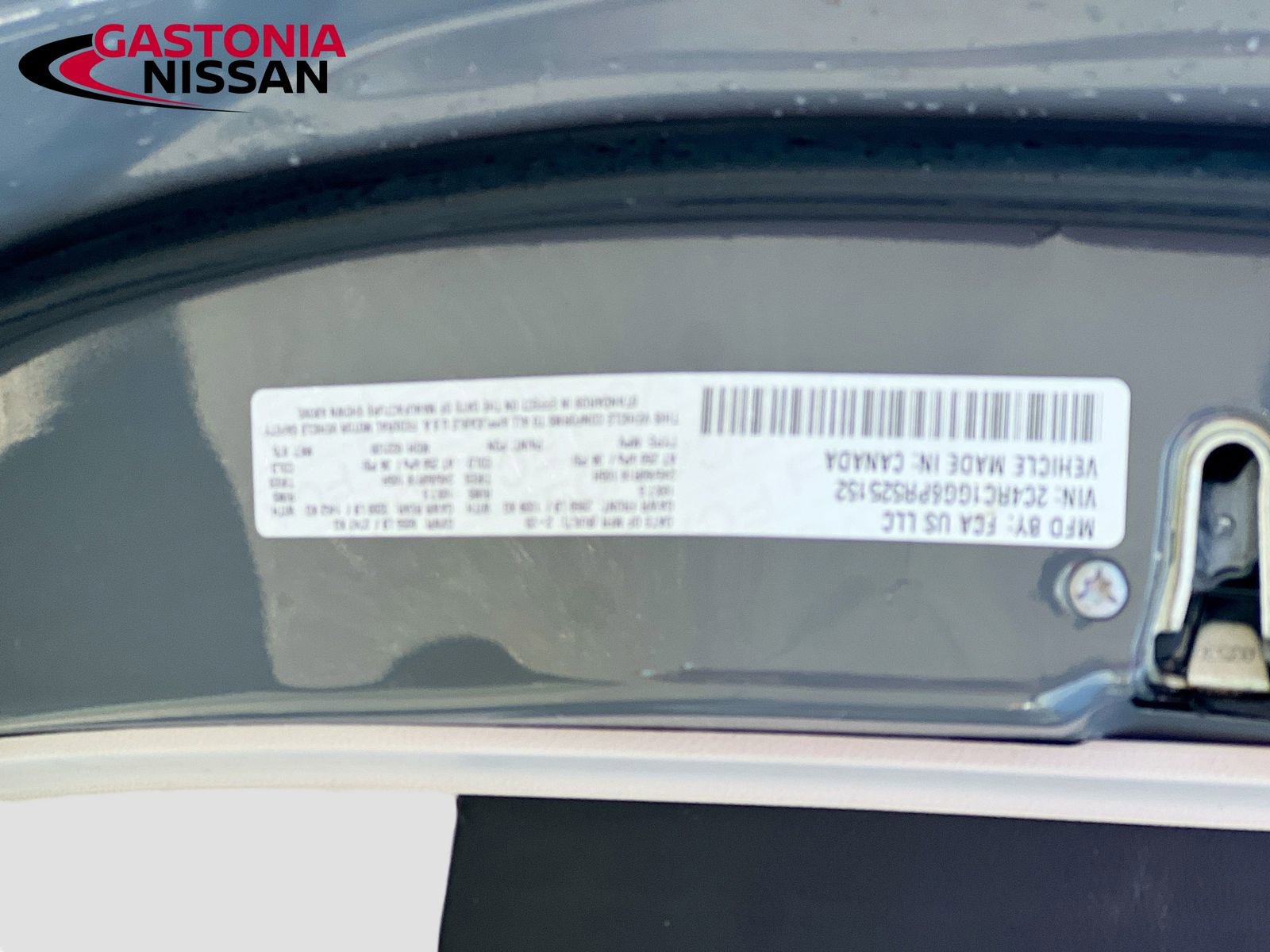 Used 2023 Chrysler Pacifica Limited FWD image 40