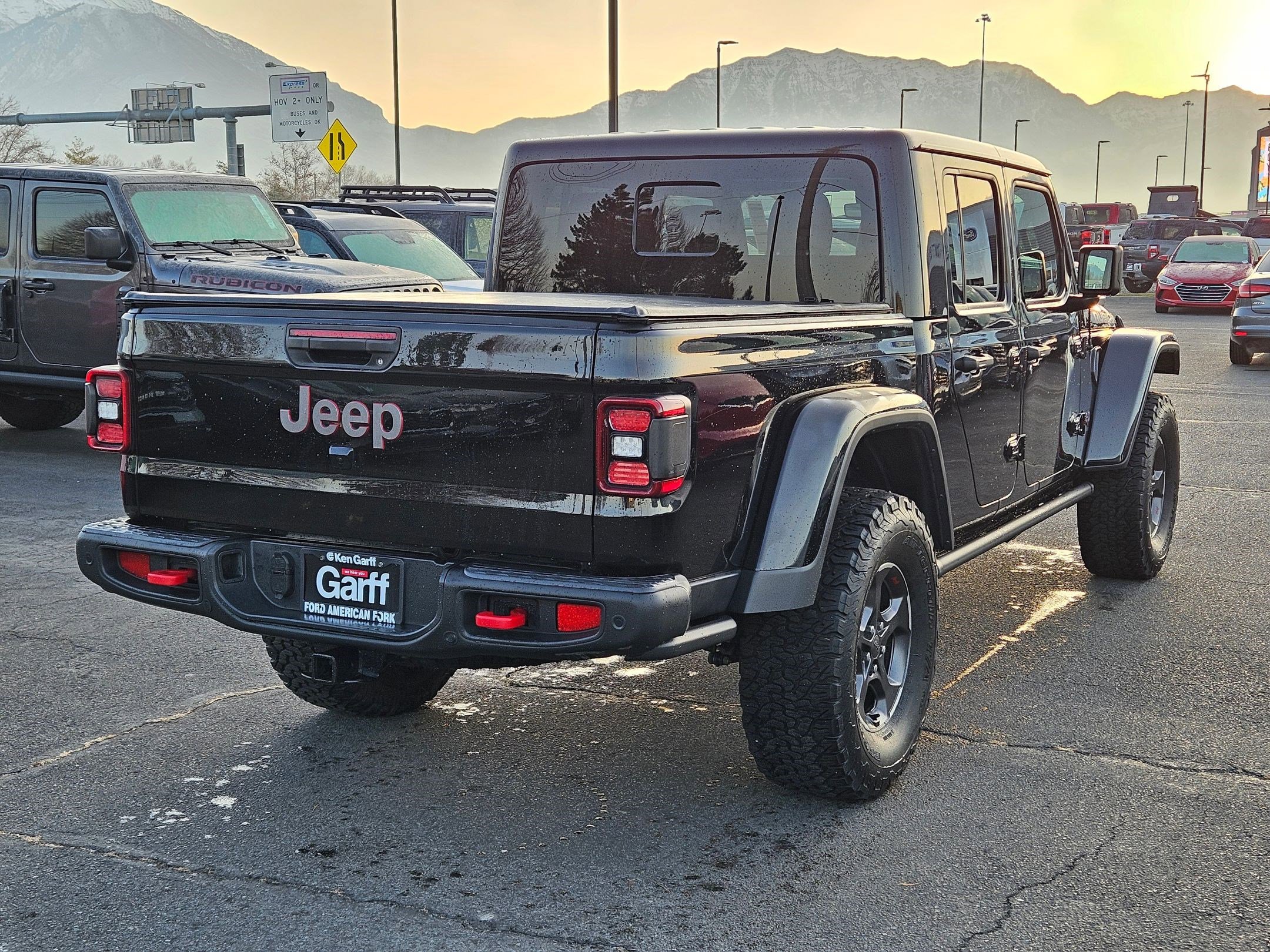 Used 2020 Jeep Gladiator Rubicon image 3