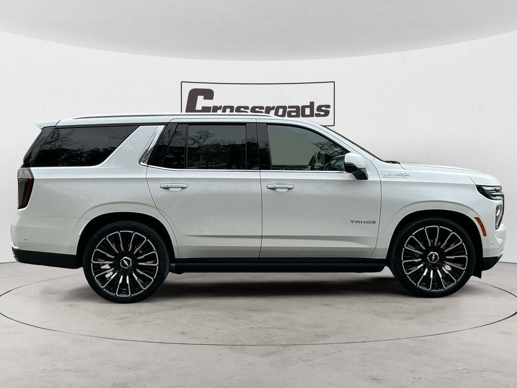 Used 2025 Chevrolet Tahoe High Country AWD/4WD image 6