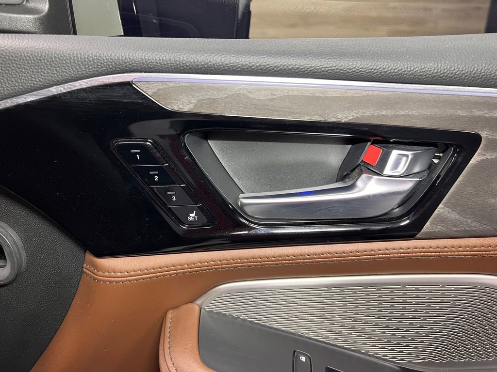 Used 2024 Acura MDX SH-AWD w/ Advance Package image 15