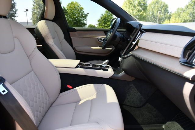 New 2026 Volvo XC90 B6 Plus w/ Protection Package Premier AWD/4WD image 31