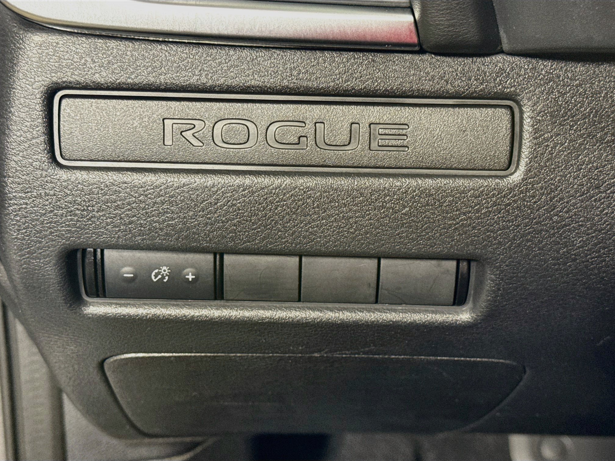 Used 2021 Nissan Rogue S FWD image 11