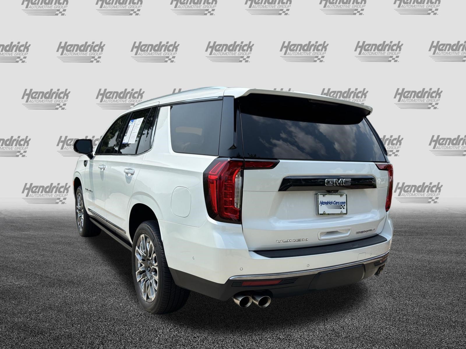 Used 2024 GMC Yukon Denali Ultimate AWD/4WD image 8