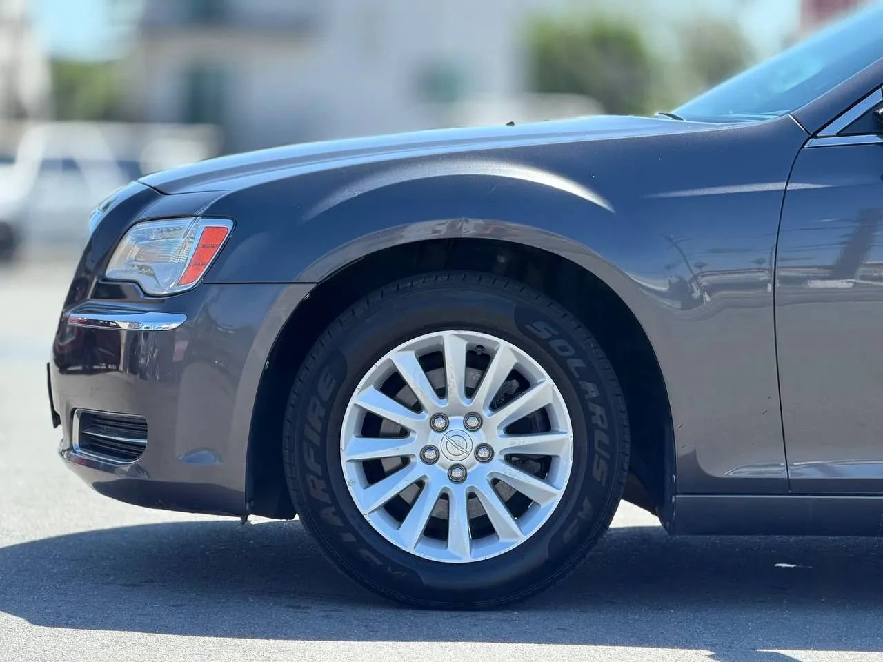 Used 2014 Chrysler 300 Limited RWD image 10