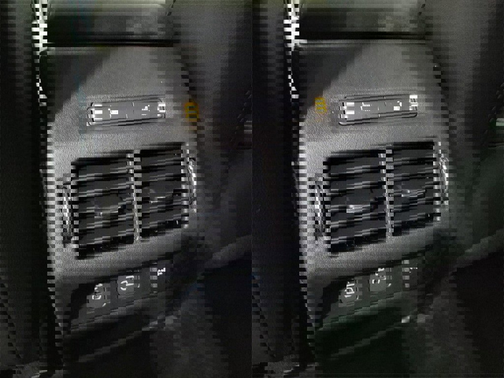 New 2025 Land Rover Discovery Sport Dynamic SE image 23