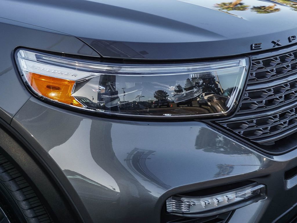 Used 2023 Ford Explorer XLT w/ Equipment Group 202A image 11