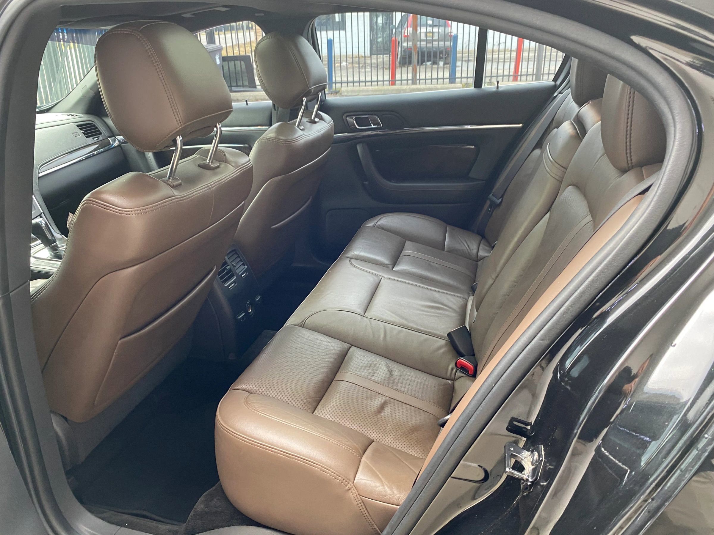 Used 2015 Lincoln MKS AWD w/ Equipment Group 101A image 9