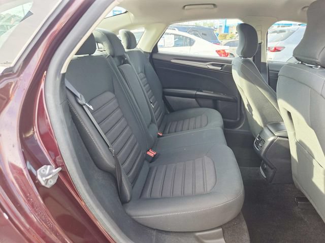 Used 2018 Ford Fusion SE w/ Fusion SE Technology Package FWD image 11