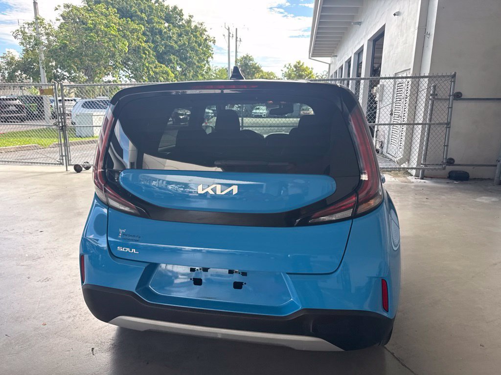 Used 2024 Kia Soul S FWD image 6