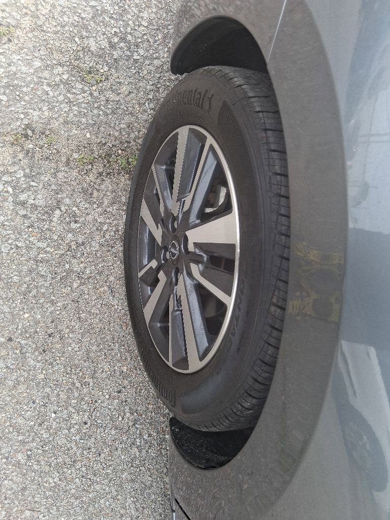 Used 2023 Nissan Versa SV FWD image 13