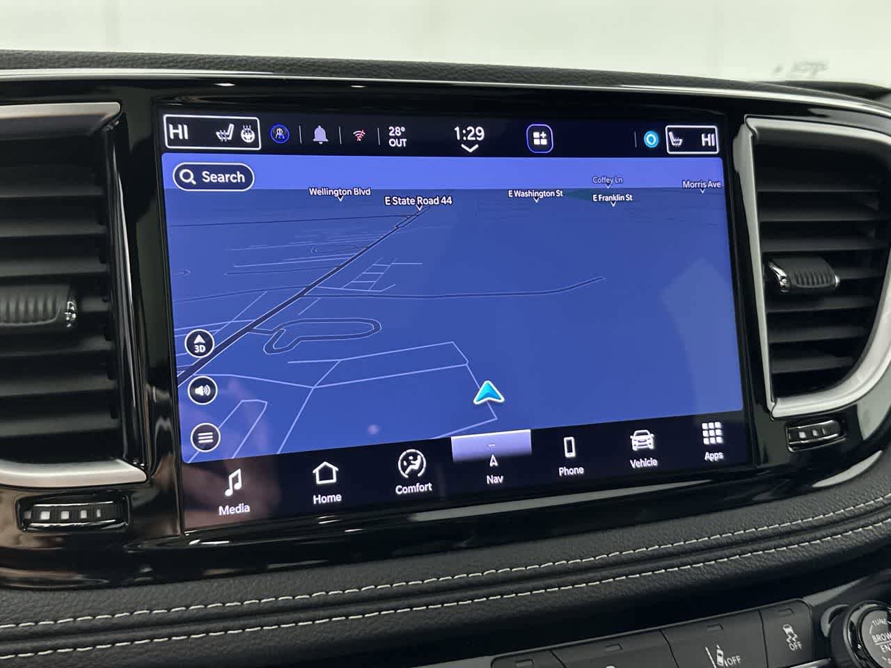 Used 2025 Chrysler Pacifica Limited FWD image 5