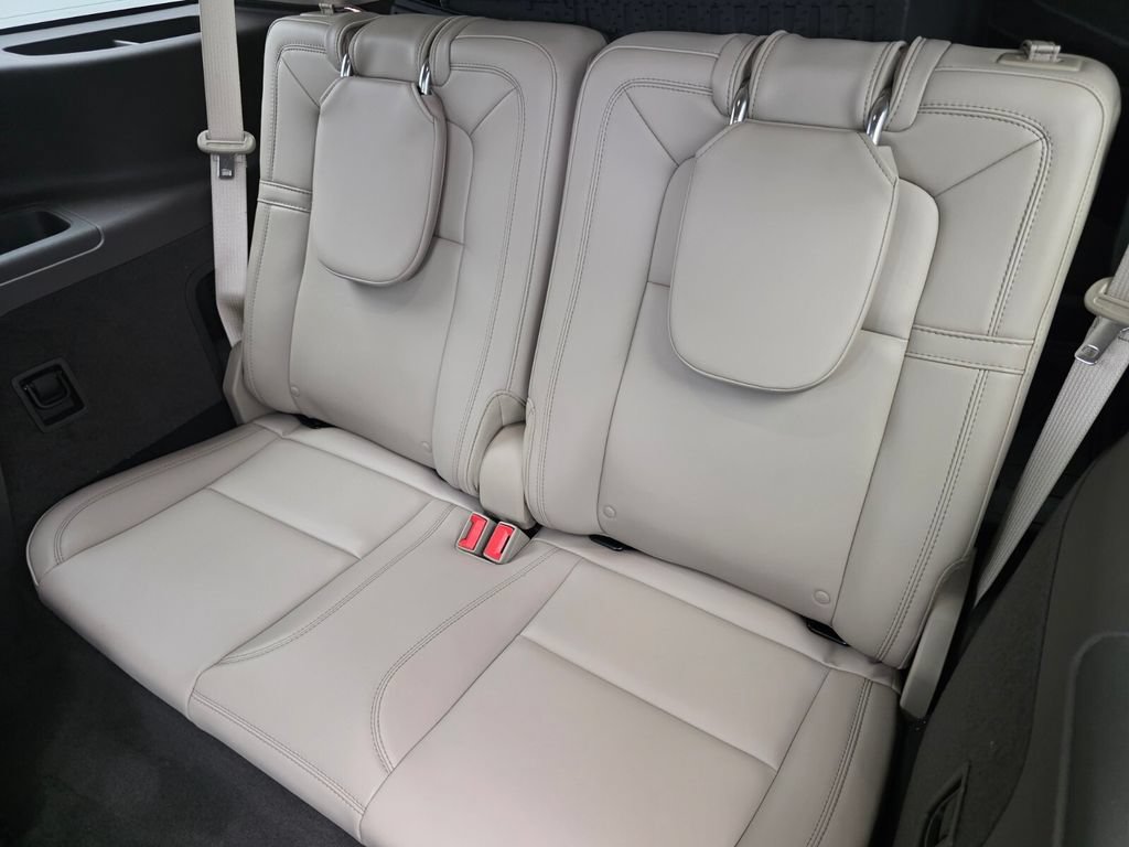 Used 2024 Lincoln Aviator Reserve w/ Equipment Group 201A AWD/4WD image 17