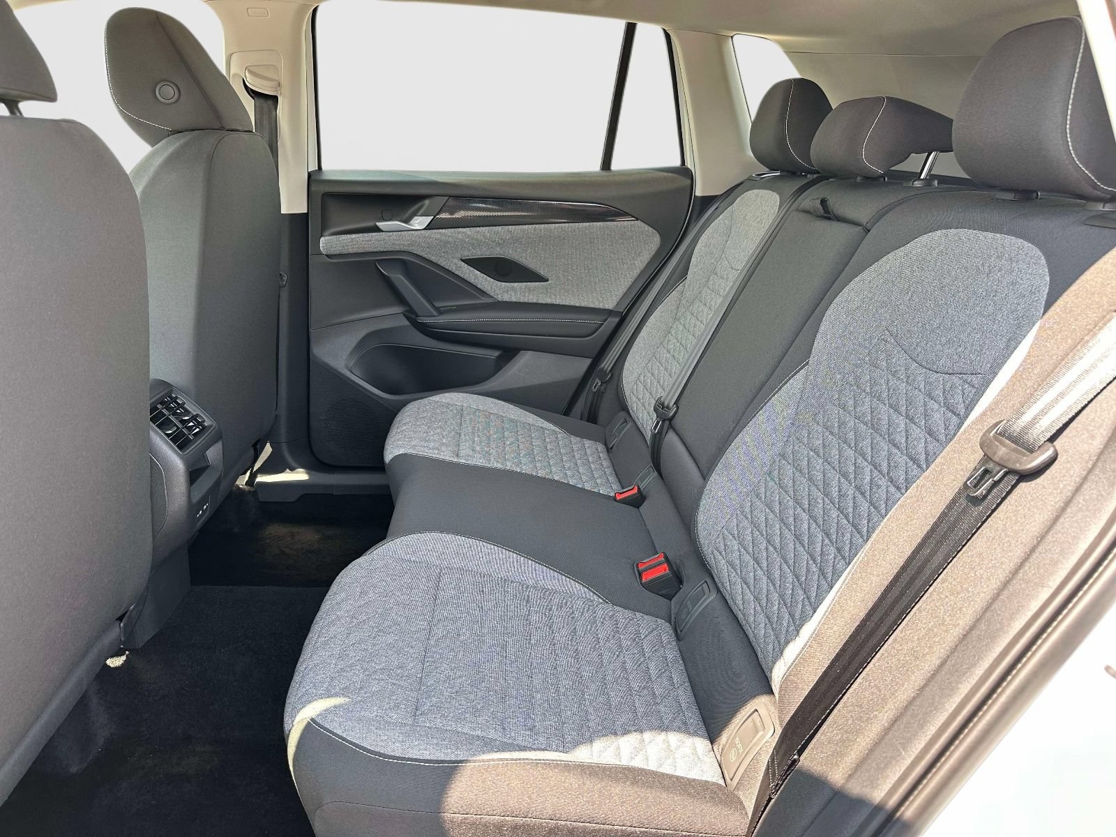 Certified 2026 Volkswagen Tiguan S AWD/4WD image 13