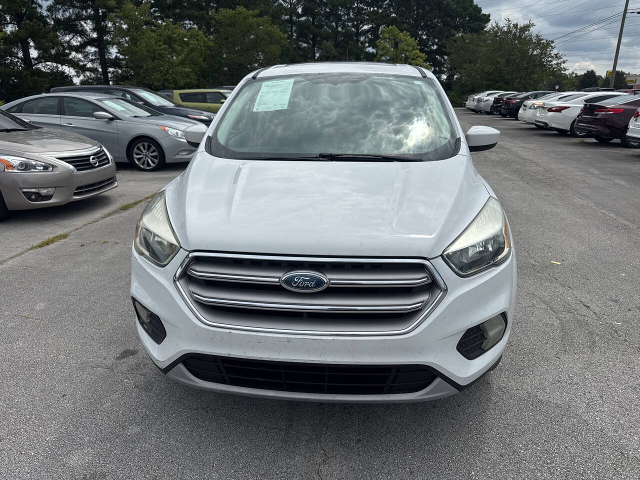 Used 2017 Ford Escape SE FWD image 2