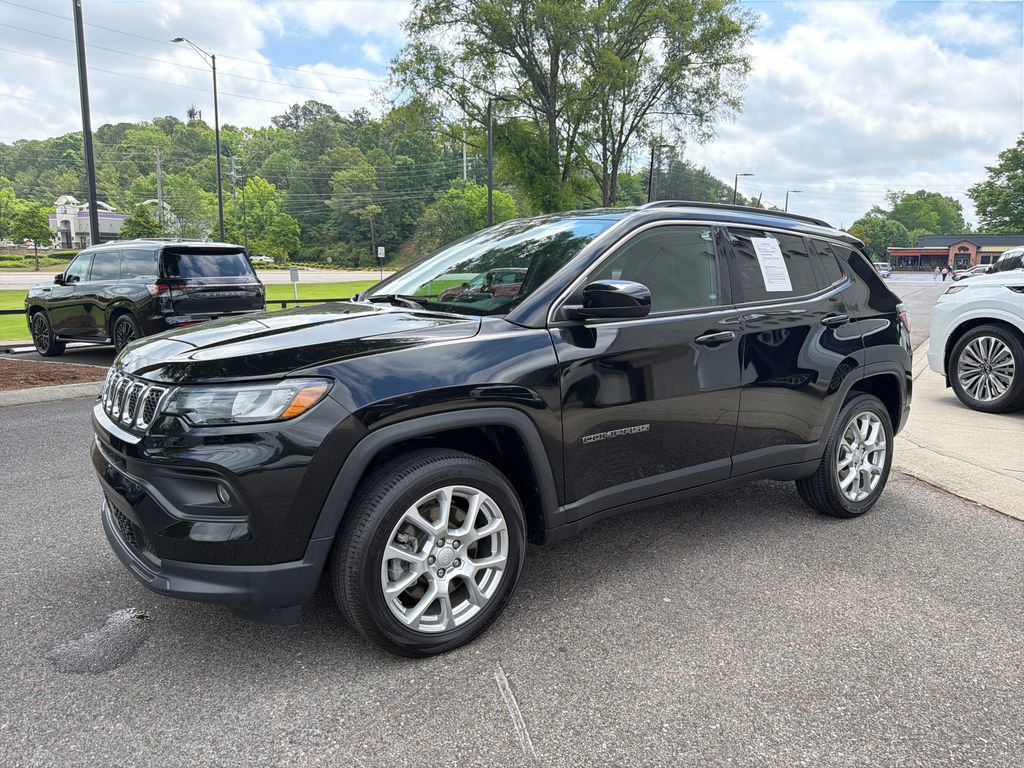 Used 2023 Jeep Compass Latitude AWD/4WD image 9