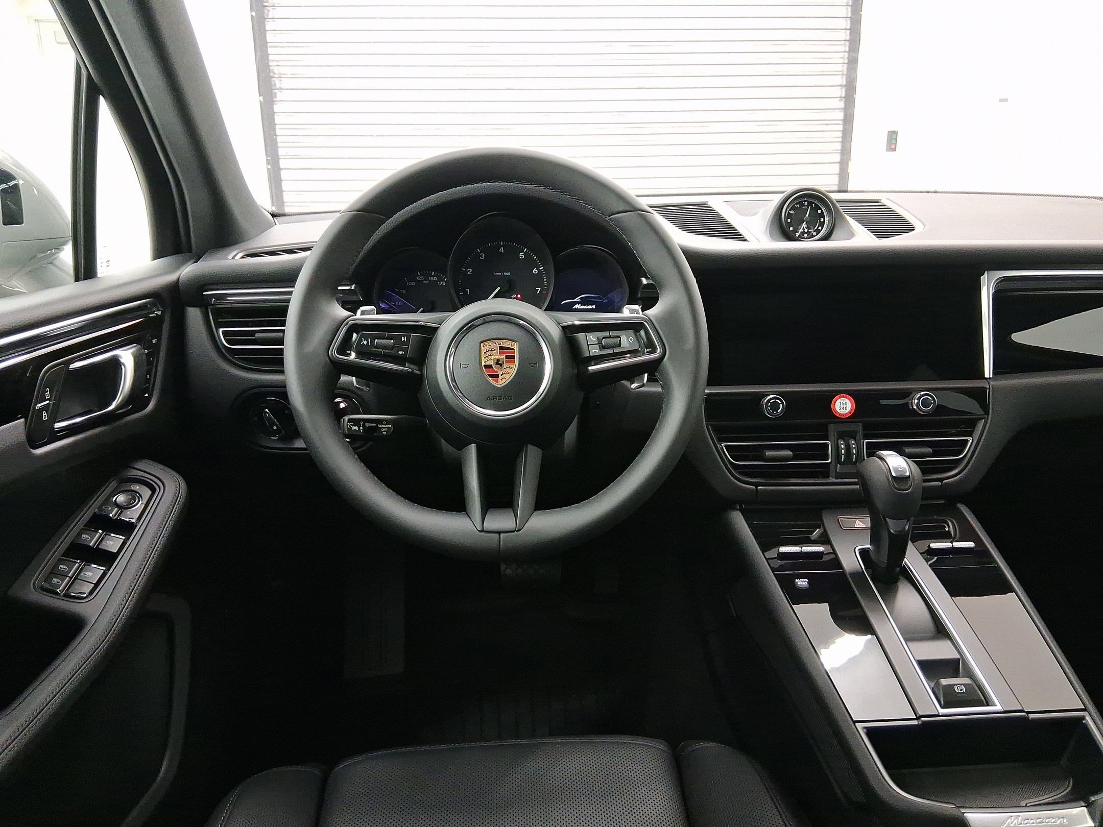 New 2026 Porsche Macan image 22