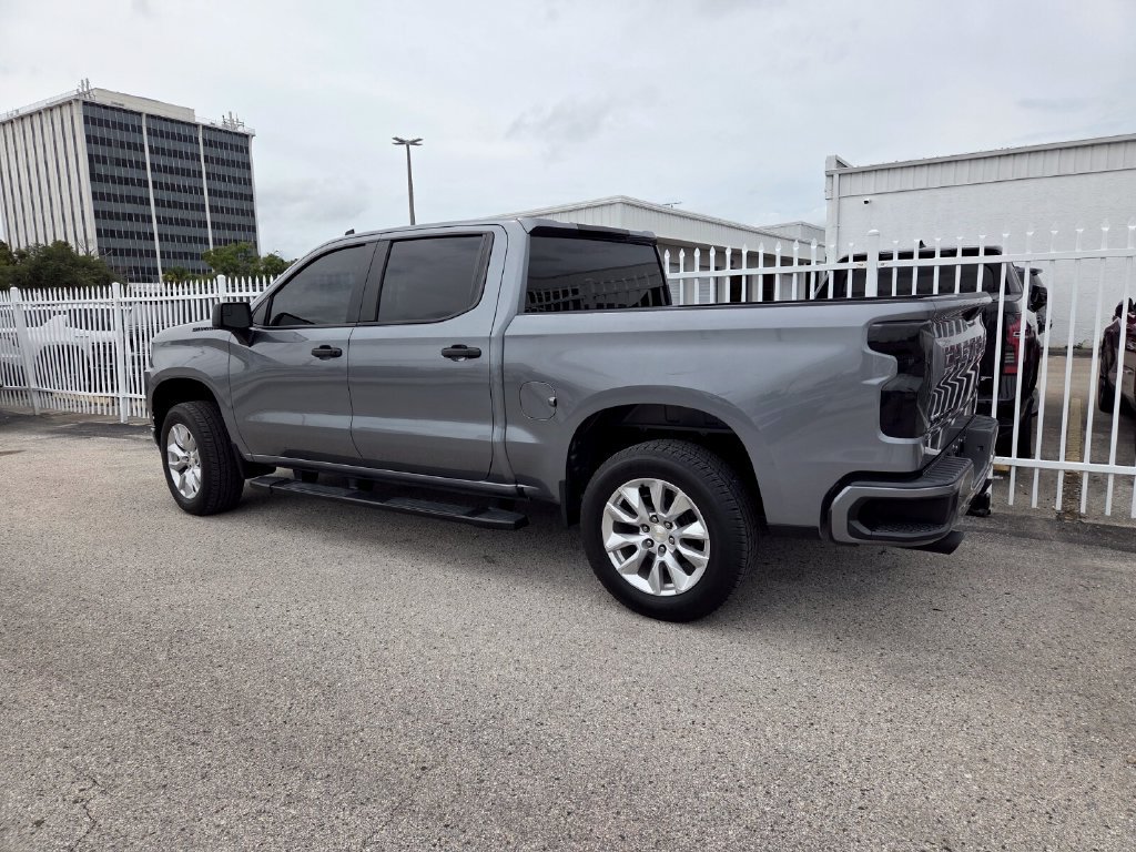 Used 2022 Chevrolet Silverado 1500 Custom w/ LPO, Dark Essentials Package RWD image 7