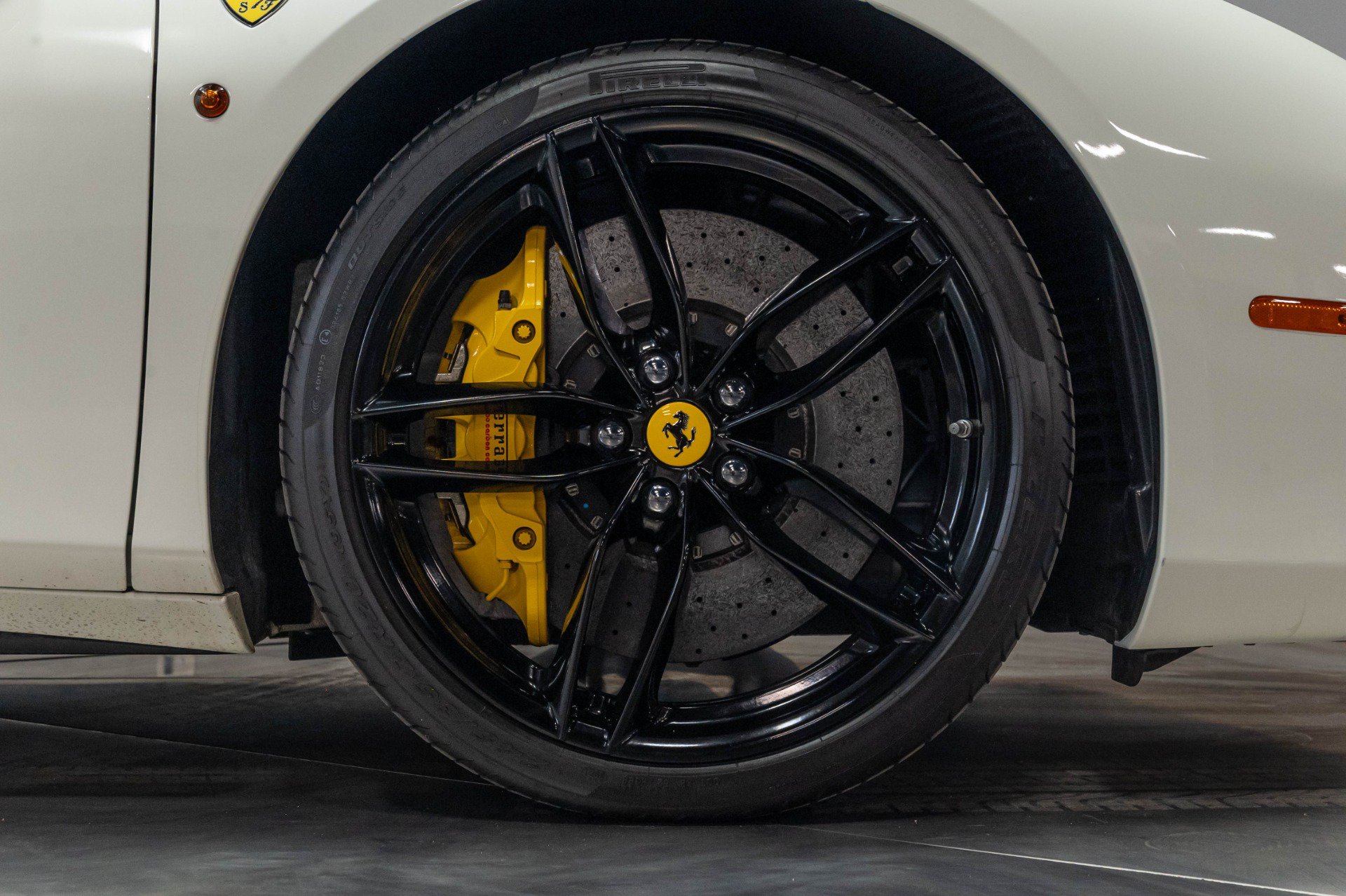 Used 2016 Ferrari 488 Spider RWD image 27