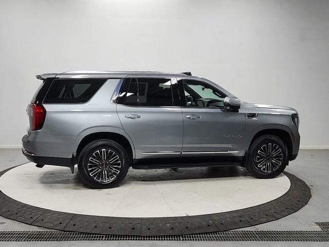 Used 2025 GMC Yukon Elevation w/ Elevation Premium Package AWD/4WD image 8