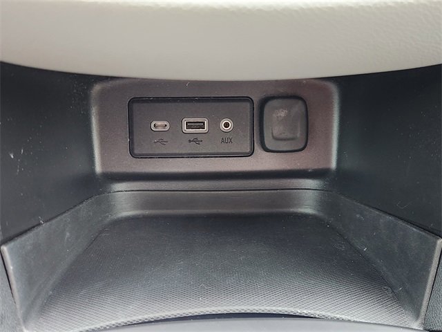 Used 2019 Chevrolet Equinox LS w/ LS Convenience Package FWD image 22