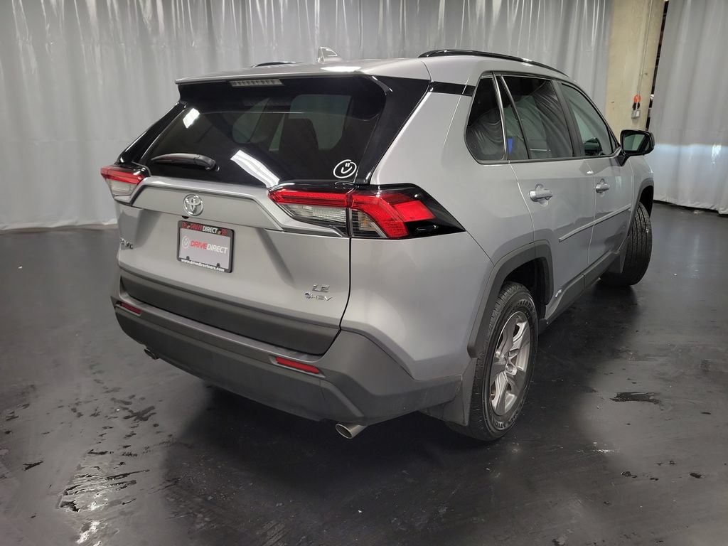 Used 2025 Toyota RAV4 LE AWD/4WD image 8