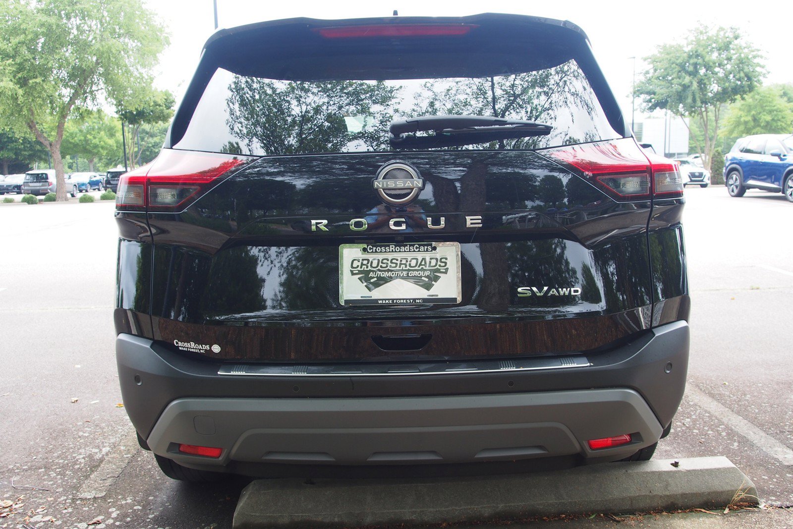 Used 2023 Nissan Rogue SV AWD/4WD image 6