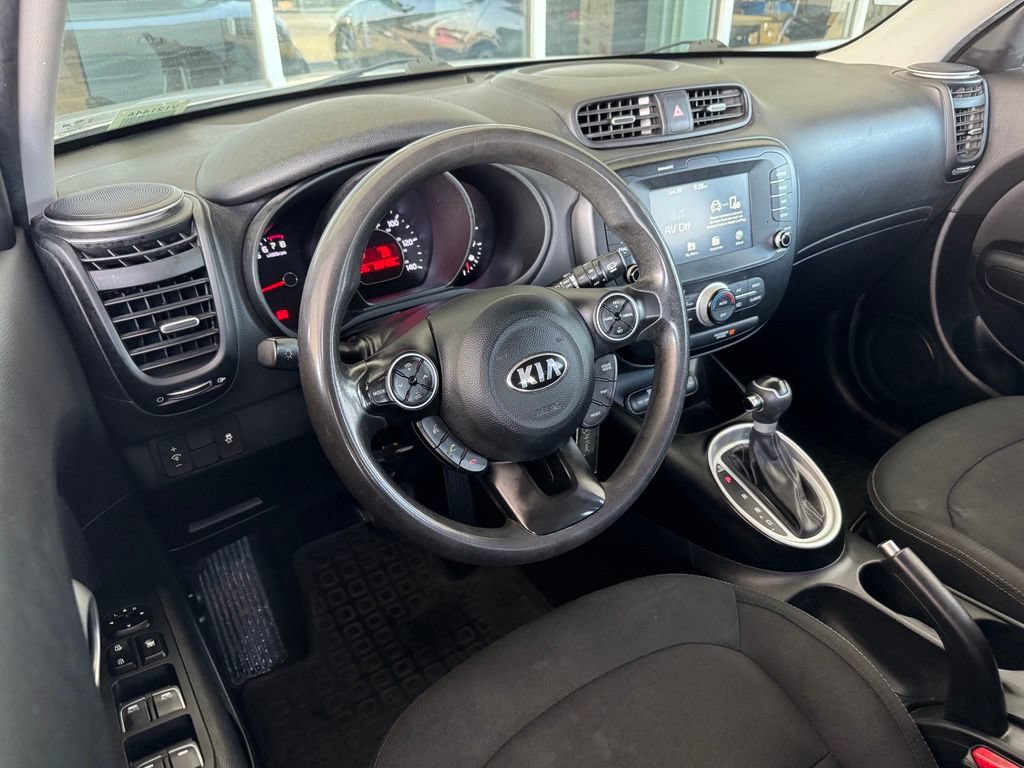 Used 2019 Kia Soul + FWD image 3