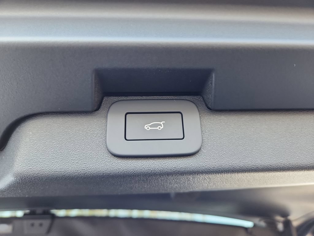 Used 2026 Land Rover Discovery Limited Edition AWD/4WD image 14