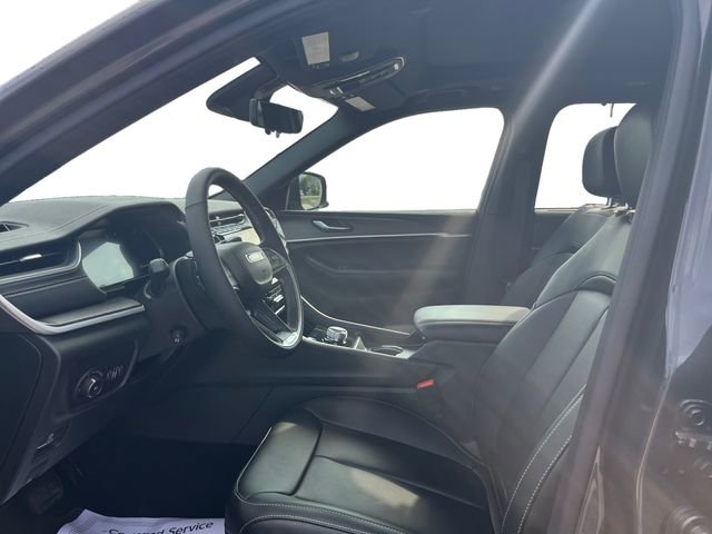 New 2025 Jeep Grand Cherokee Limited w/ Luxury Tech Group II image 9