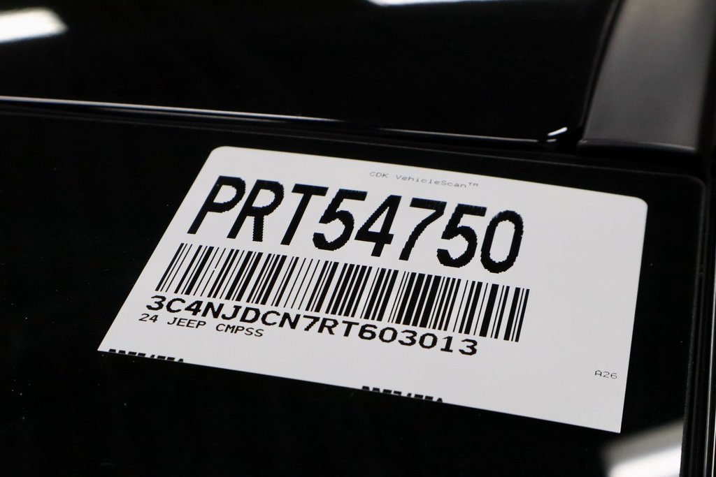 Used 2024 Jeep Compass Limited image 34