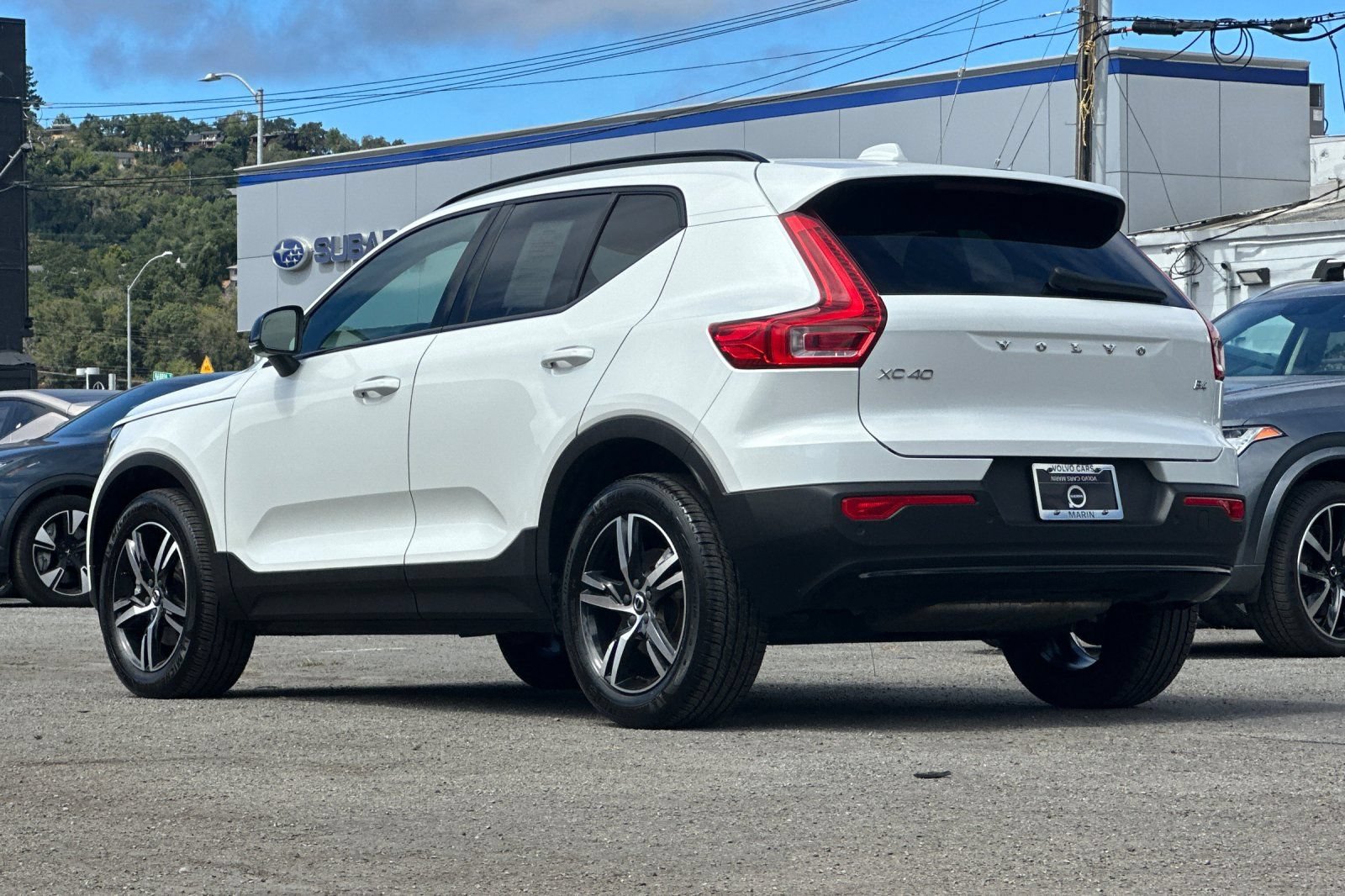 Certified 2023 Volvo XC40 B4 Plus FWD image 7