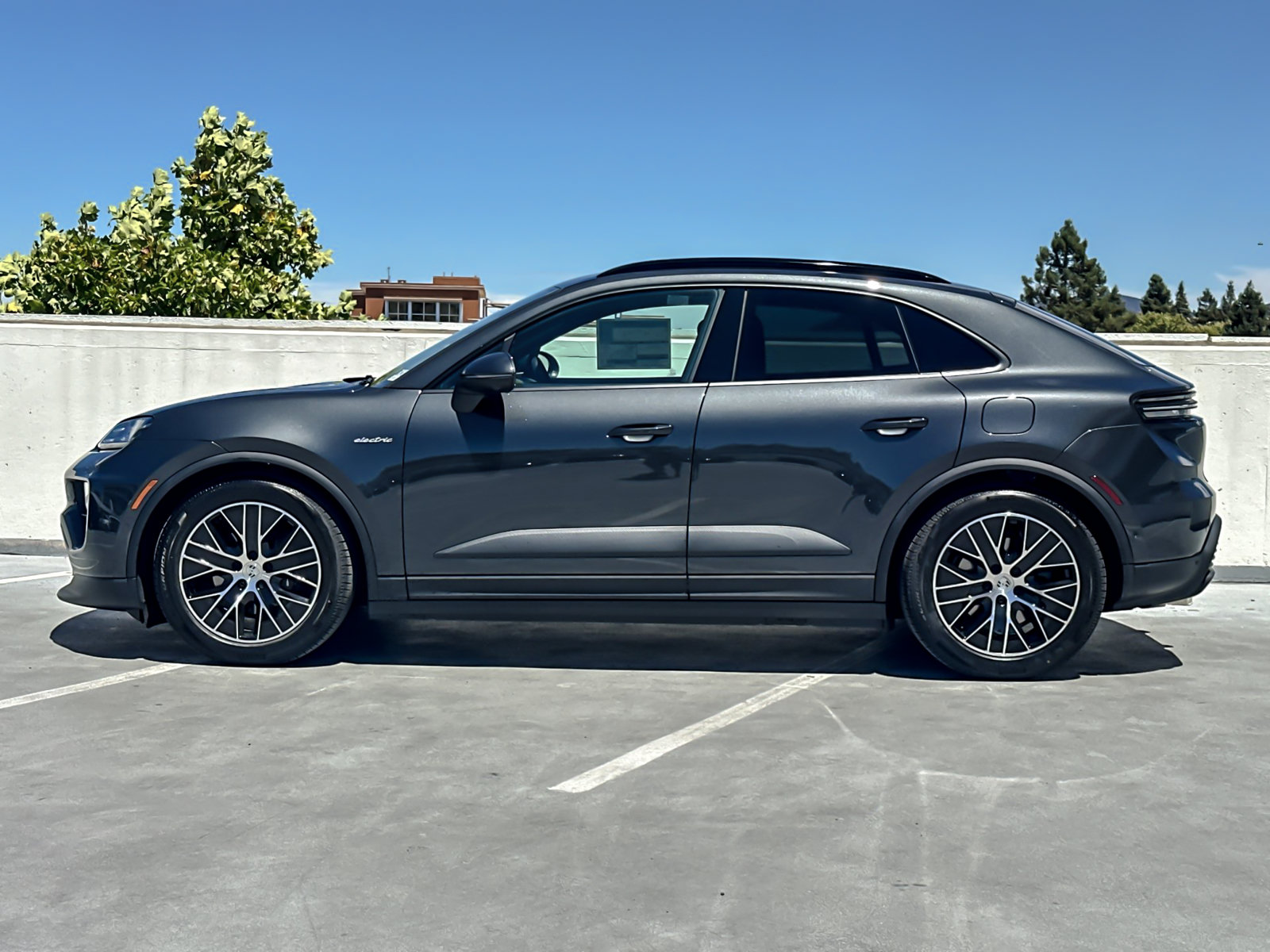 New 2026 Porsche Macan 4 Electric AWD/4WD image 3