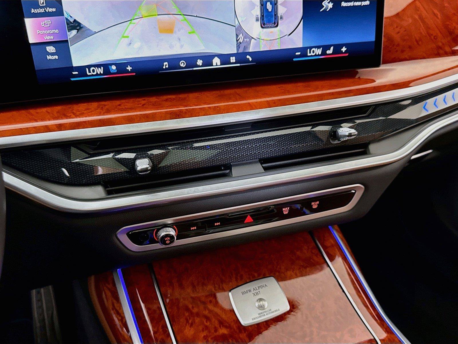 Used 2024 BMW ALPINA XB7 AWD/4WD image 19