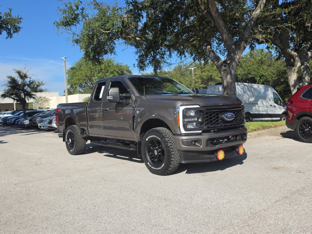 Used 2023 Ford F250 XL w/ STX Appearance Package AWD/4WD image 2