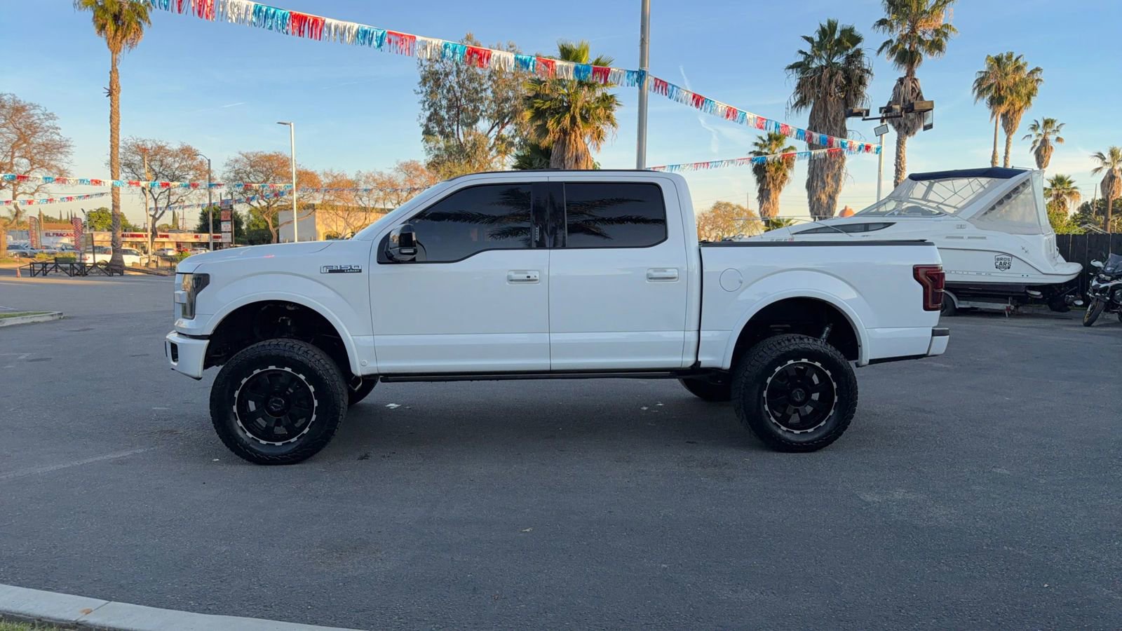 Used 2015 Ford F150 Lariat w/ Equipment Group 502A Luxury AWD/4WD image 5