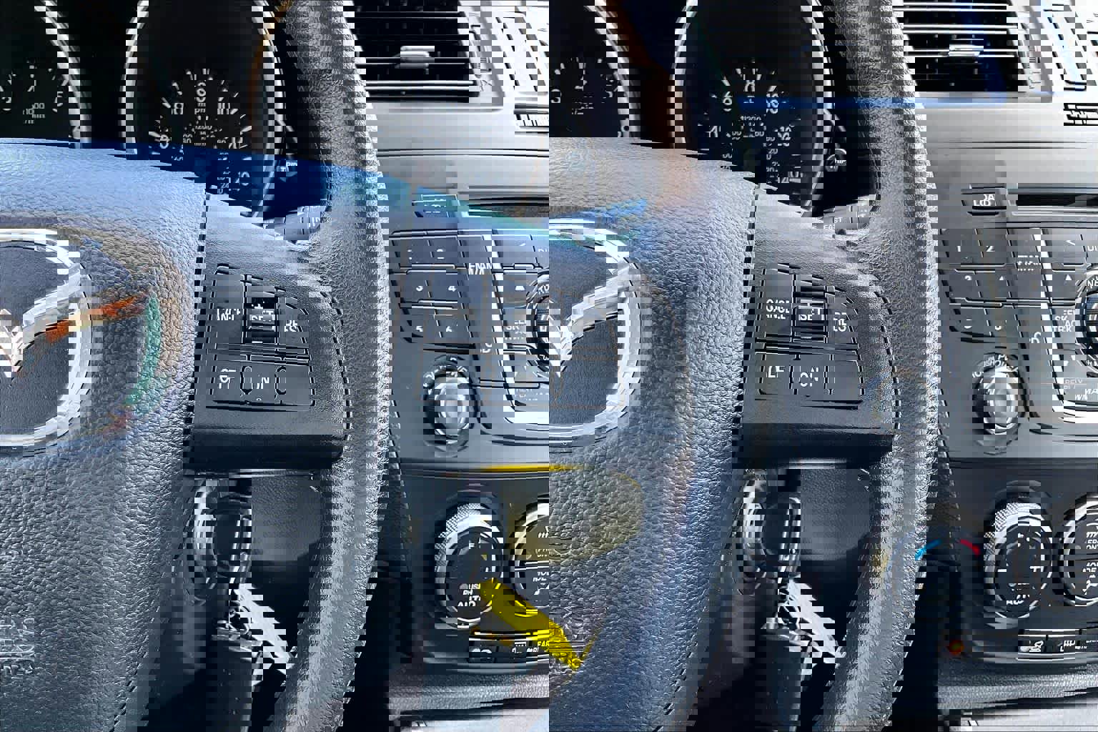 Used 2012 MAZDA MAZDA5 Sport image 23