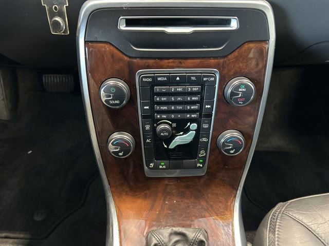 Used 2013 Volvo XC70 T6 Premier Plus image 8