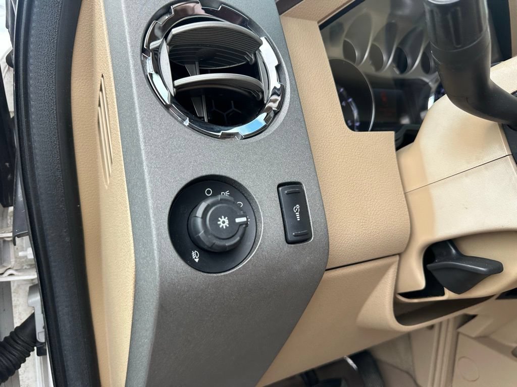 Used 2011 Ford F250 King Ranch w/ King Ranch w/Chrome Pkg AWD/4WD image 15