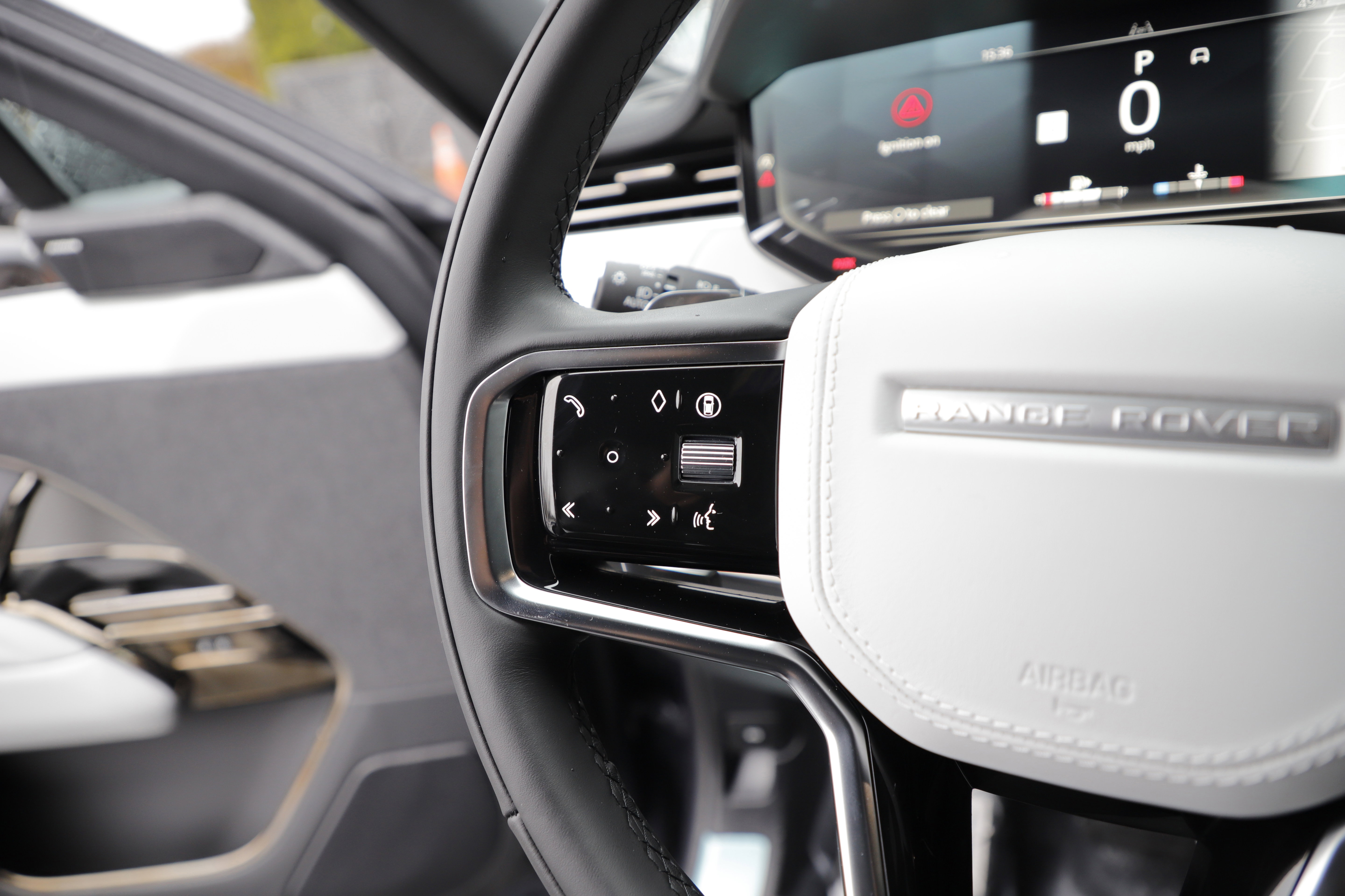 New 2026 Land Rover Range Rover Sport SE image 23