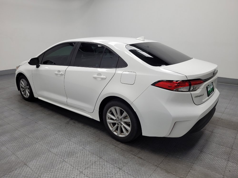 Used 2023 Toyota Corolla LE w/ LE Convenience Package FWD image 3