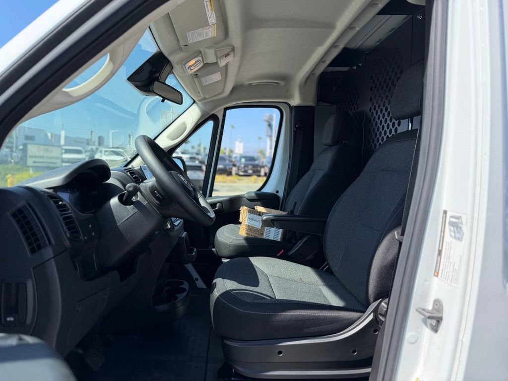 Used 2025 RAM ProMaster 2500 w/ U-Haul Equipment Group FWD image 4