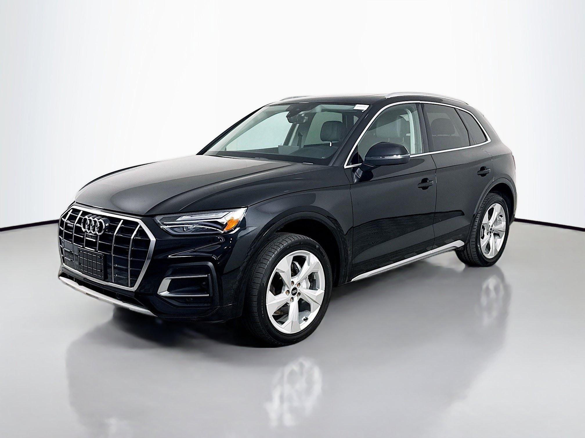Used 2021 Audi Q5 2.0T Premium Plus w/ Premium Plus Package AWD/4WD image 4