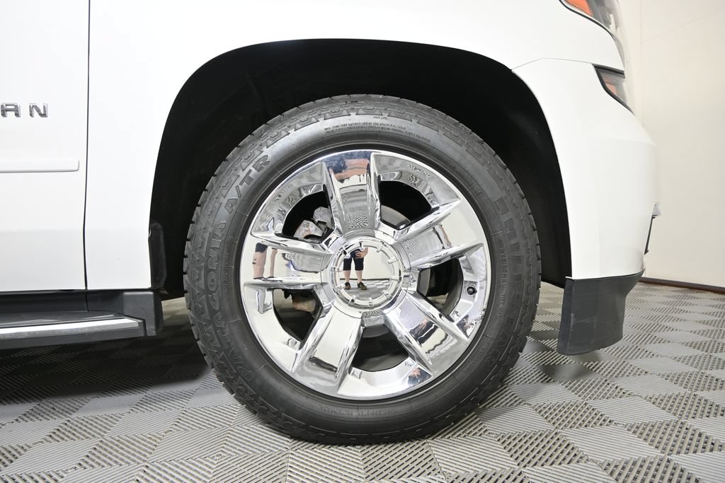 Used 2017 Chevrolet Suburban Premier AWD/4WD image 11