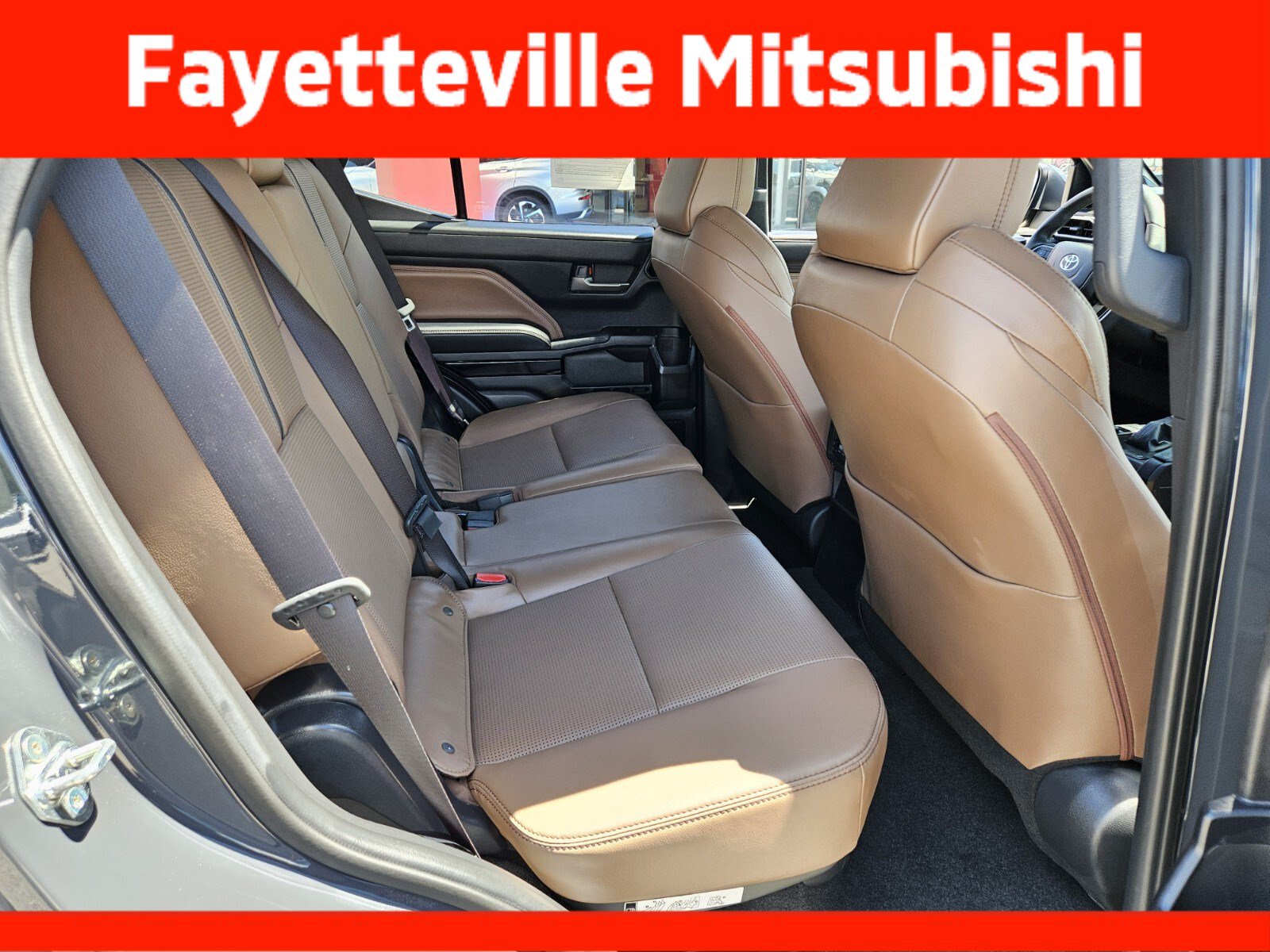 Used 2025 Toyota 4Runner Limited AWD/4WD image 19