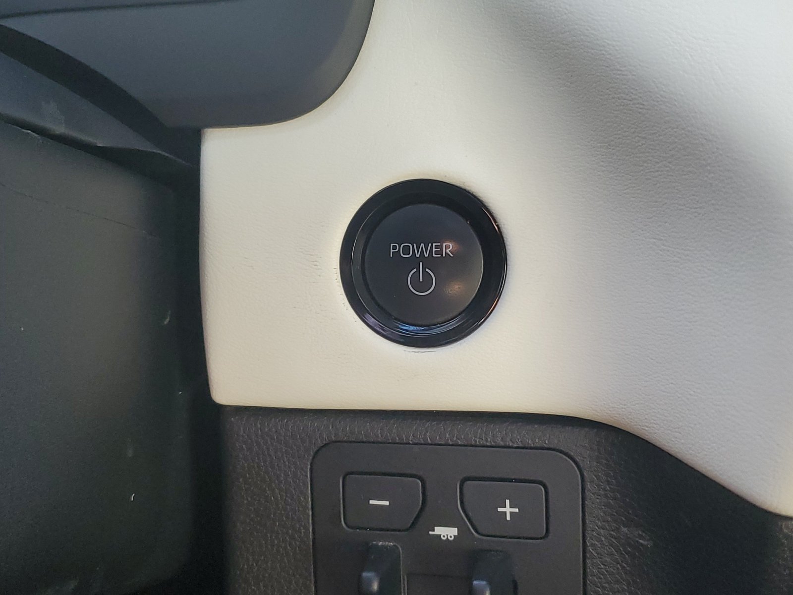 Certified 2025 Toyota Sequoia Capstone AWD/4WD image 33