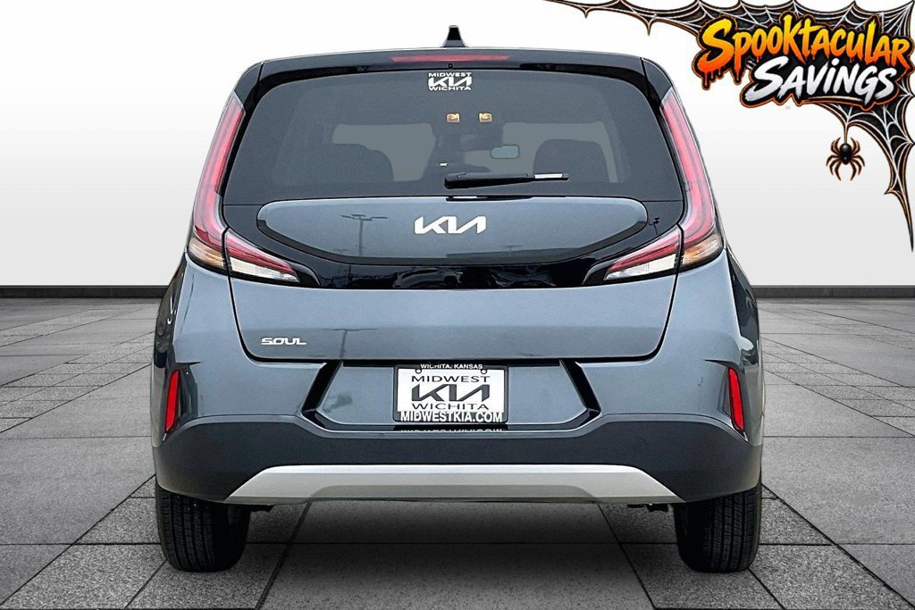 Used 2025 Kia Soul LX w/ LX Technology Package FWD image 4