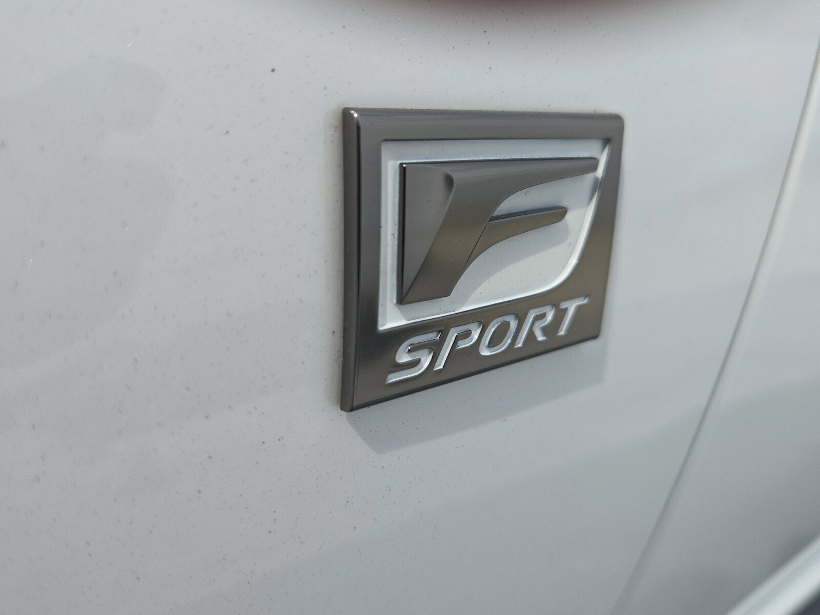 New 2025 Lexus ES 300h F Sport image 9