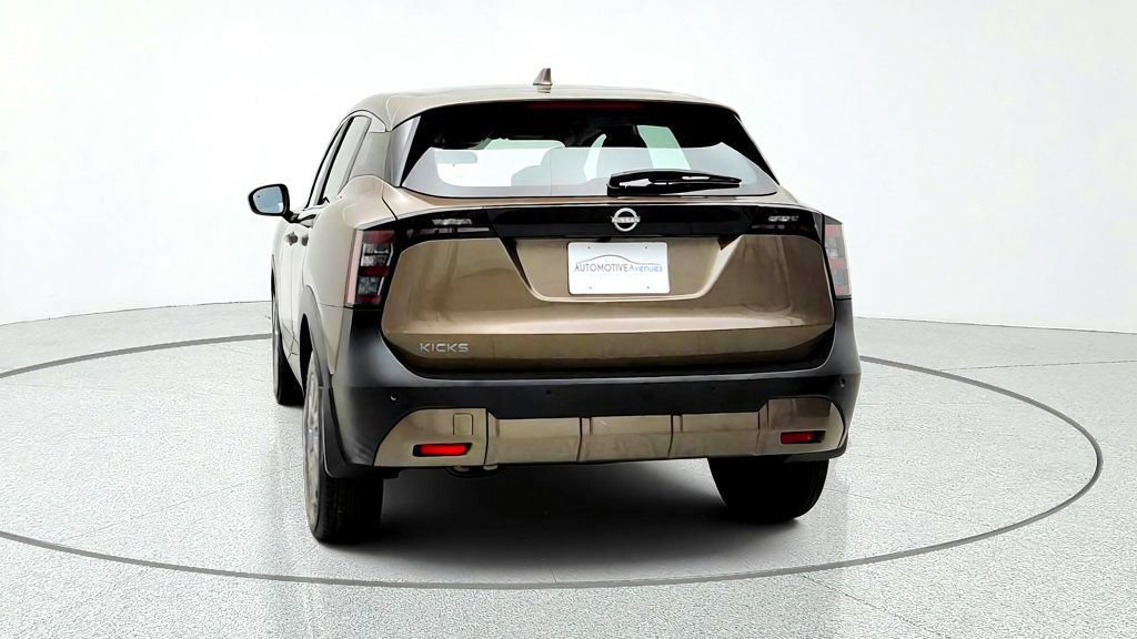 Used 2025 Nissan Kicks S w/ Charging Package FWD image 6