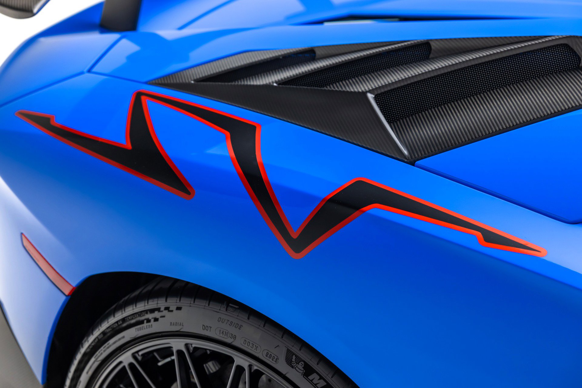 Used 2017 Lamborghini Aventador LP 750-4 Superveloce image 32