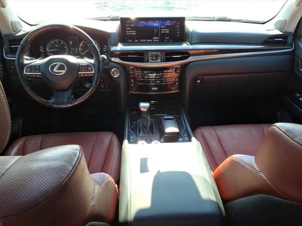 Used 2016 Lexus LX 570 4WD w/ Luxury Package image 28